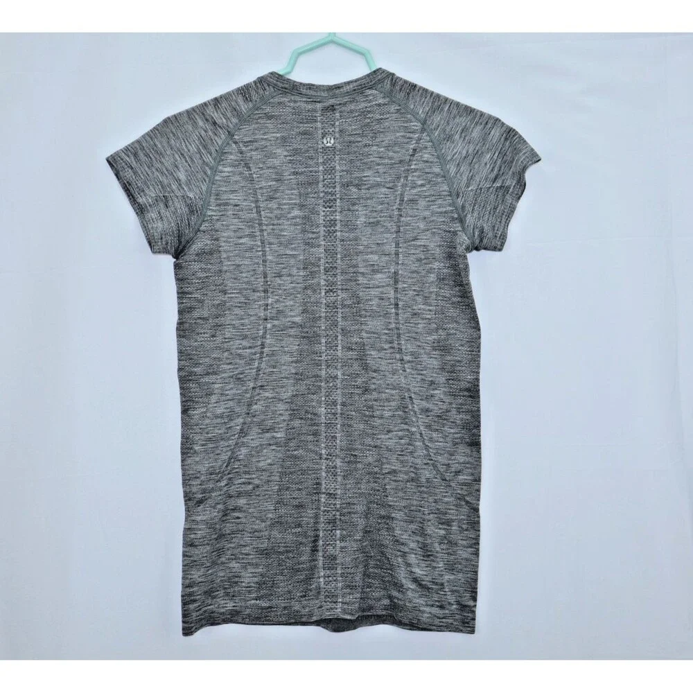 Lululemon Swiftly Tech Shirt Tee Womens 8 Gray Short Sleeve Workout Gym ( USED )